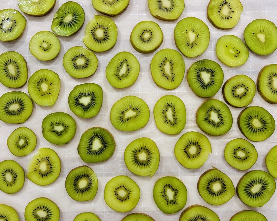 Page picture of sliced kiwis for cow and girls blog posts